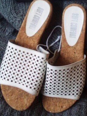 Soft Comfort White Wide Band Cork Heel Slip On Sandals Slides Slippers Size 8